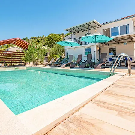 Happy * Rogoznica (Sibenik-Knin)