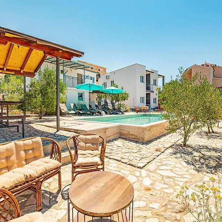 Happy 度假居 罗戈兹尼察