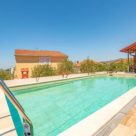 Nyaraló Happy Rogoznica