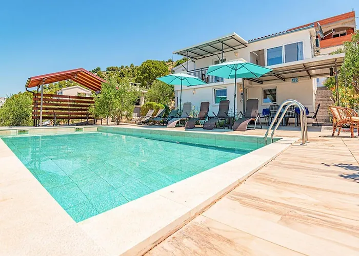 Happy * Rogoznica (Sibenik-Knin)